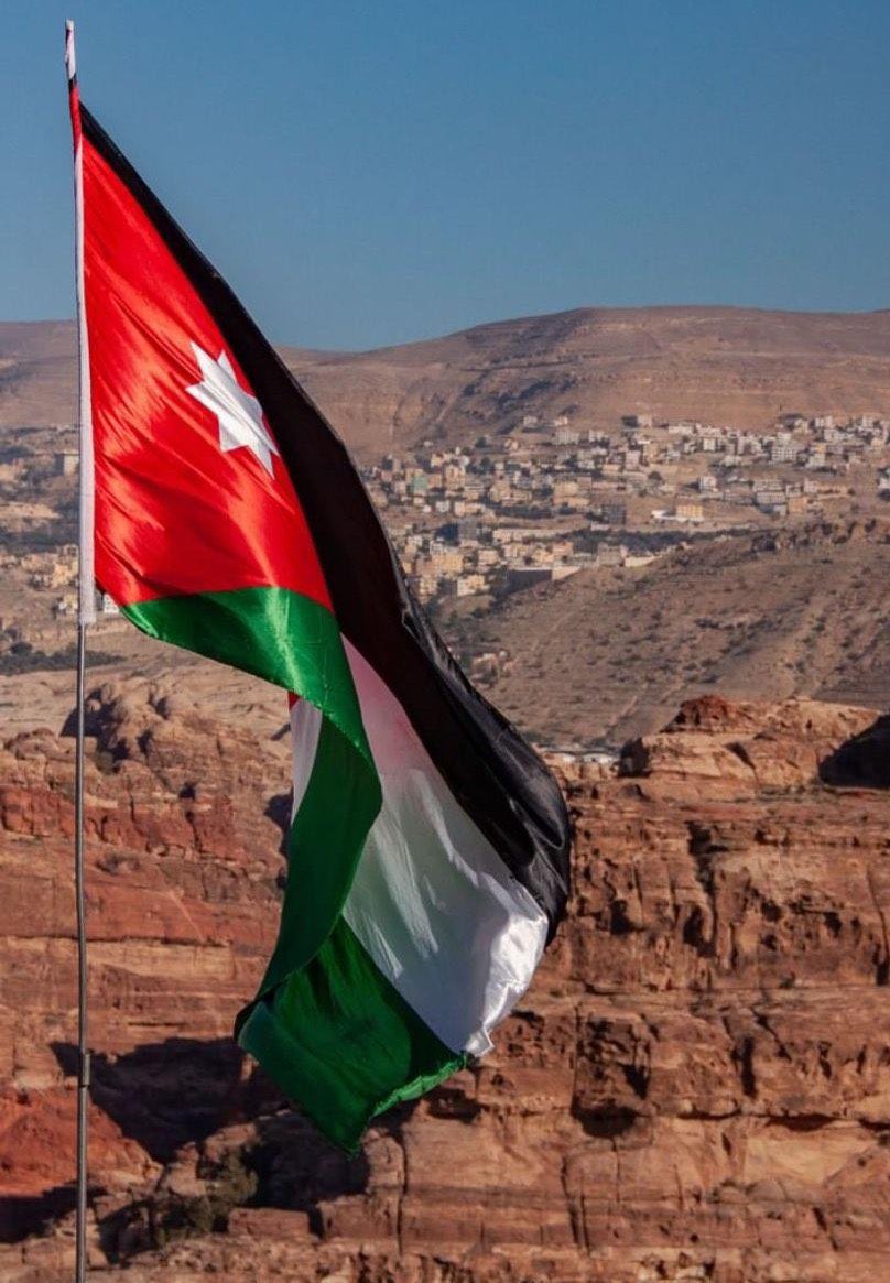 ﴿ رَبِّي اجعَل هَذَا البَلد آمِنًا ﴾
اللهم أني أستودعك الاْردن آمنها وآمانها ، اللهم أني أستودعك  رجالها ونسائها شبابها وأطفالها ارضها وسماها اللهم  احمي الاْردن وجيش الاْردن وأجعل هذا البلد آمناً مطمئن 🤍🇯🇴