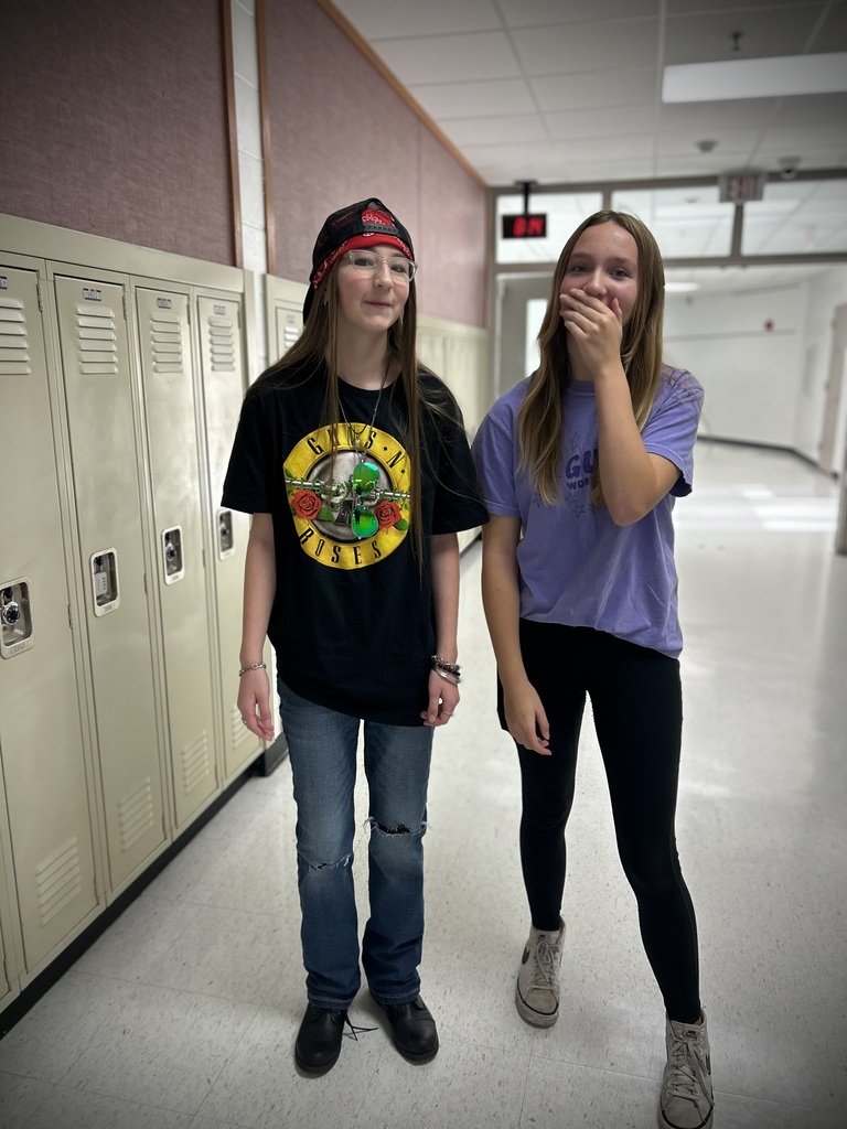 HarvardJrHigh's tweet photo. Homecoming Week, Day 2!! What is your favorite band??Semana de Bienvenida, ¡¡Día 2!! ¿Cuál es tu banda favorita? 

#harvardrising #jrhornetsrising #cusd50 @cusd50 @HarvardD50 #HJH https://t.co/ThBSN0G1U4