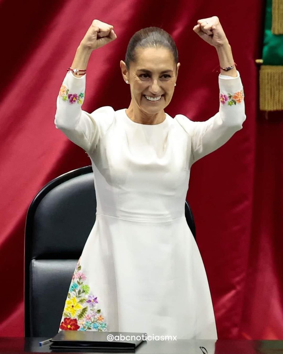 Hoy comienza una nueva era en nuestra historia. Por primera vez, en 214 años, una mujer se convierte en Presidenta de México.
La doctora Claudia Sheinbaum Pardo nos demuestra que el liderazgo no tiene género, solo pasión y compromiso. ¡El futuro se pinta con igualdad! 🇲🇽