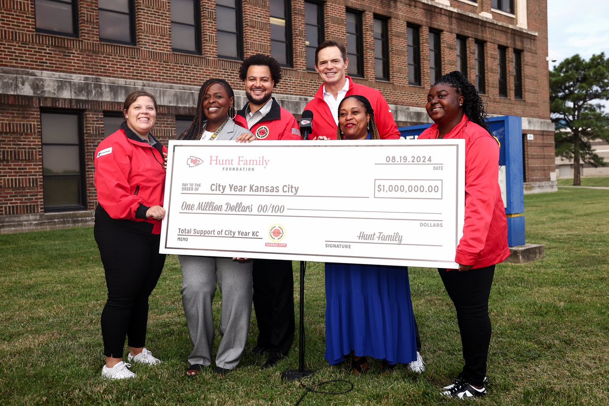 Mark Donovan tweet media