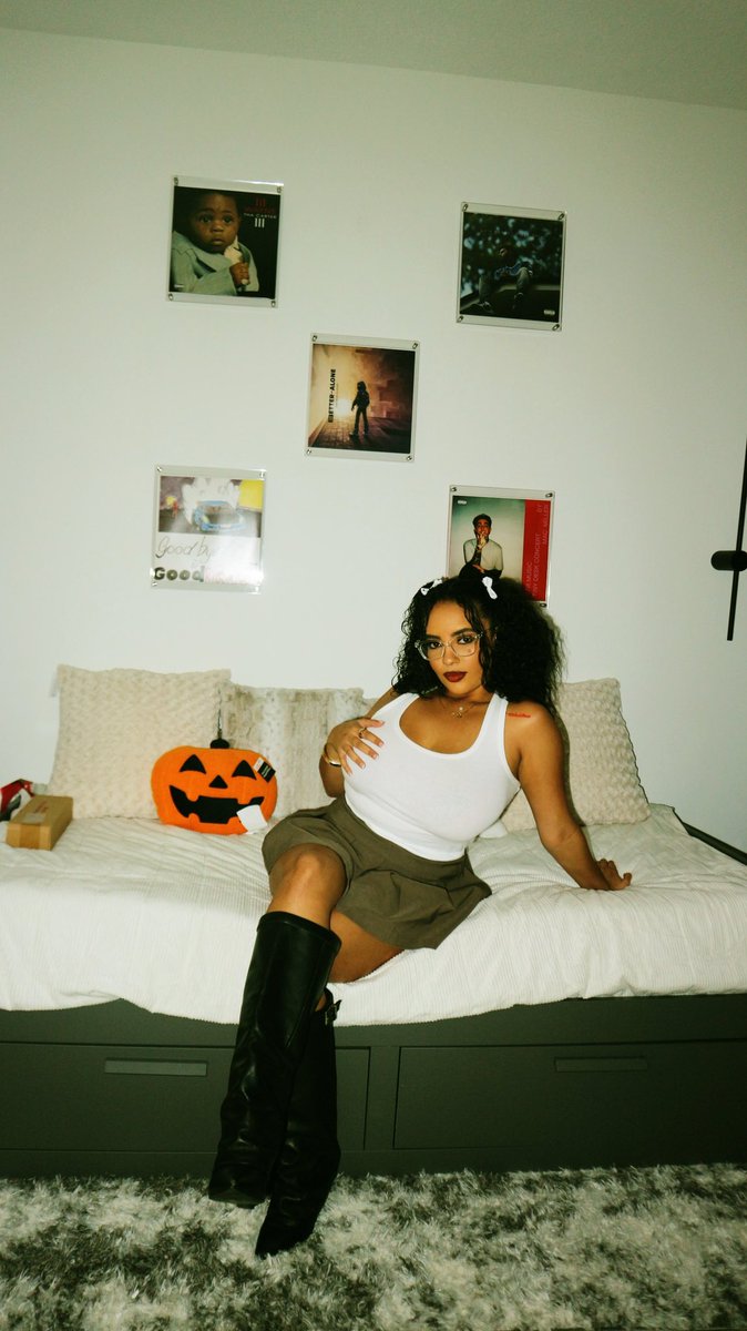 x0lilah's tweet photo. Way2sexy https://t.co/9cqfOJl6Lc