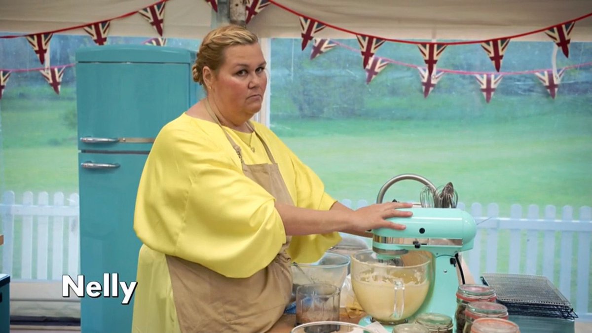 _ellamacy_'s tweet photo. I feel a personal connection to her…fancies the weird TV presenter and nobody else will ever understand why #GBBO https://t.co/1FBvMpxN6P