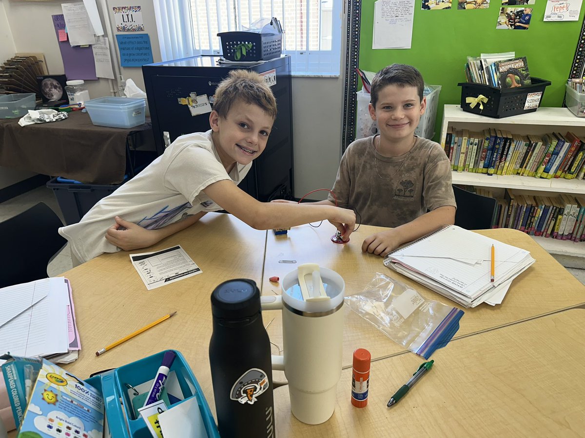 Students really enjoyed investigating conductors and insulators this week!

<a href="/HCPSElemScience/">HCPSElemScience</a> <a href="/WeAreHAEST/">HAEST</a> <a href="/HCPSGorrieEL/">Gorrie Elementary School</a>