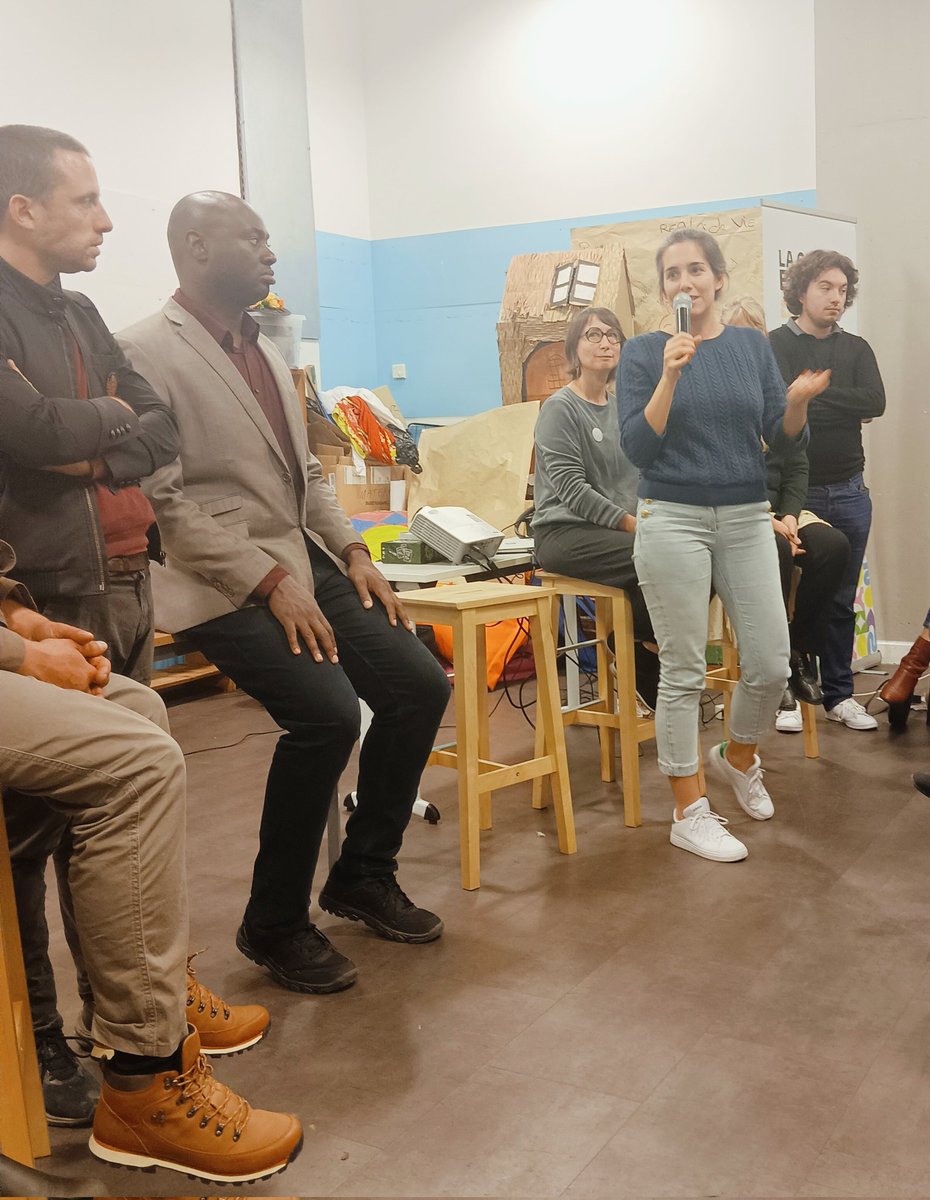 Ce soir, plus d'une centaine de personnes pour assister à notre réunion #Paris18 🌱
Réfléchir et préparer tous ensemble avec notre Maire <a href="/EricLejoindre/">Eric Lejoindre</a> le #Paris2030 que nous voulons ➡️ bâtir la ville de demain toujours plus sociale, inclusive, accessible, où il fait bon vivre🌹