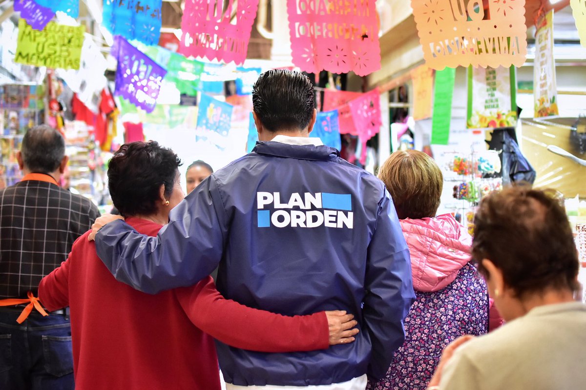 Desde el día 1 estoy en la calle, con la gente y cumpliendo lo que prometimos en campaña: ser un alcalde de acción💪🏼

#QuerétaroConFuturo