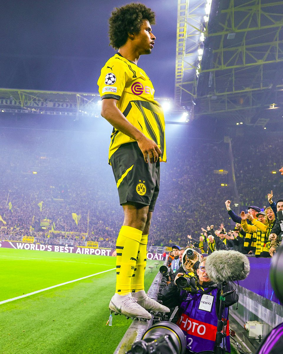 centregoals's tweet photo. 🚨🚨| Karim Adeyemi has just become the 𝐅𝐈𝐑𝐒𝐓 German to score a UCL hat-trick in exactly 5 years... with the last one to do so being Serge Gnabry, who scored four vs. Tottenham on 1 Oct 2019. 😳🇩🇪

[@sofascore] https://t.co/ugEmPjtw1x