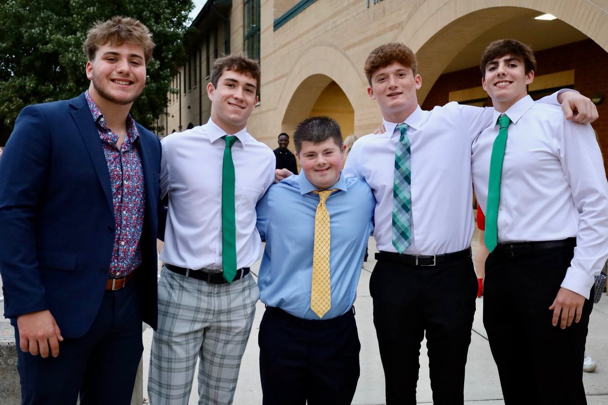 TheLocker_RHS's tweet image. A few more from #HOCO24

#studentruncommunitydriven