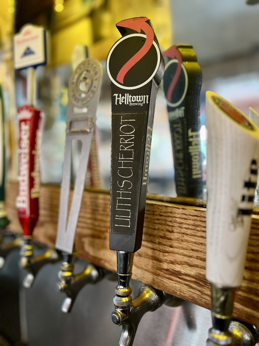 Fishbowl_WV's tweet image. Have you been in to see us lately? 👀

New craft beer update‼️

Southern Tier “Pumpking” 🎃
Against The Grain “Citra Ass Down” 🍊
Helltown Brewing “Lilith’s Cherriot” 🍒
New Trail Brewing “Amber Lager” 🍂

Come see us for wing night tonight!

12 wings + Domestic Fishbowl $15