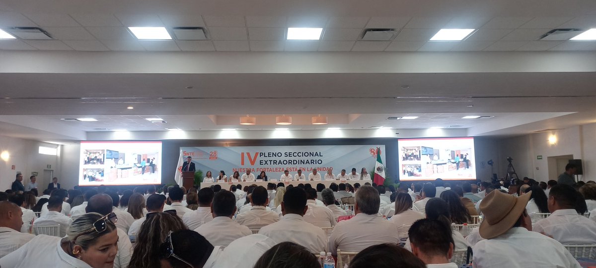 Balexzua's tweet photo. Pleno Seccional Extraordinario de la Sección 28 del SNTE. @SNTE_Seccion28. Hermosillo, Sonora, México. 1 de Octubre de 2024. #NuestraFortalezaEstáEnLaUnidad. @RafaelEsquerA https://t.co/TXnR8G6a0O