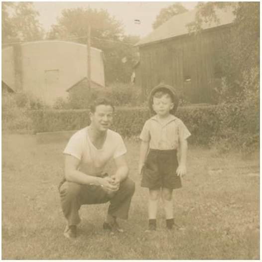 serquara's tweet photo. Rare photograph of Bruce Springsteen  posing with his father Douglas Frederick Springsteen https://t.co/kM5lclpsma
