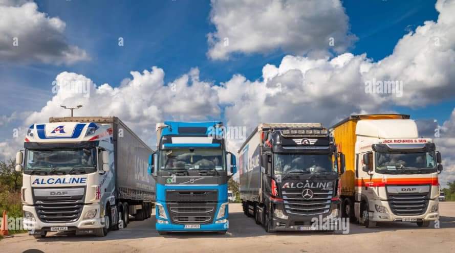 Nothing in these photos are dangerous. It's only becomes dangerous when you add humans.
Most of us drive a lethal weapon and therefore it's up to us how we drive it #RoadSafety #humans #cars #passwideandslow