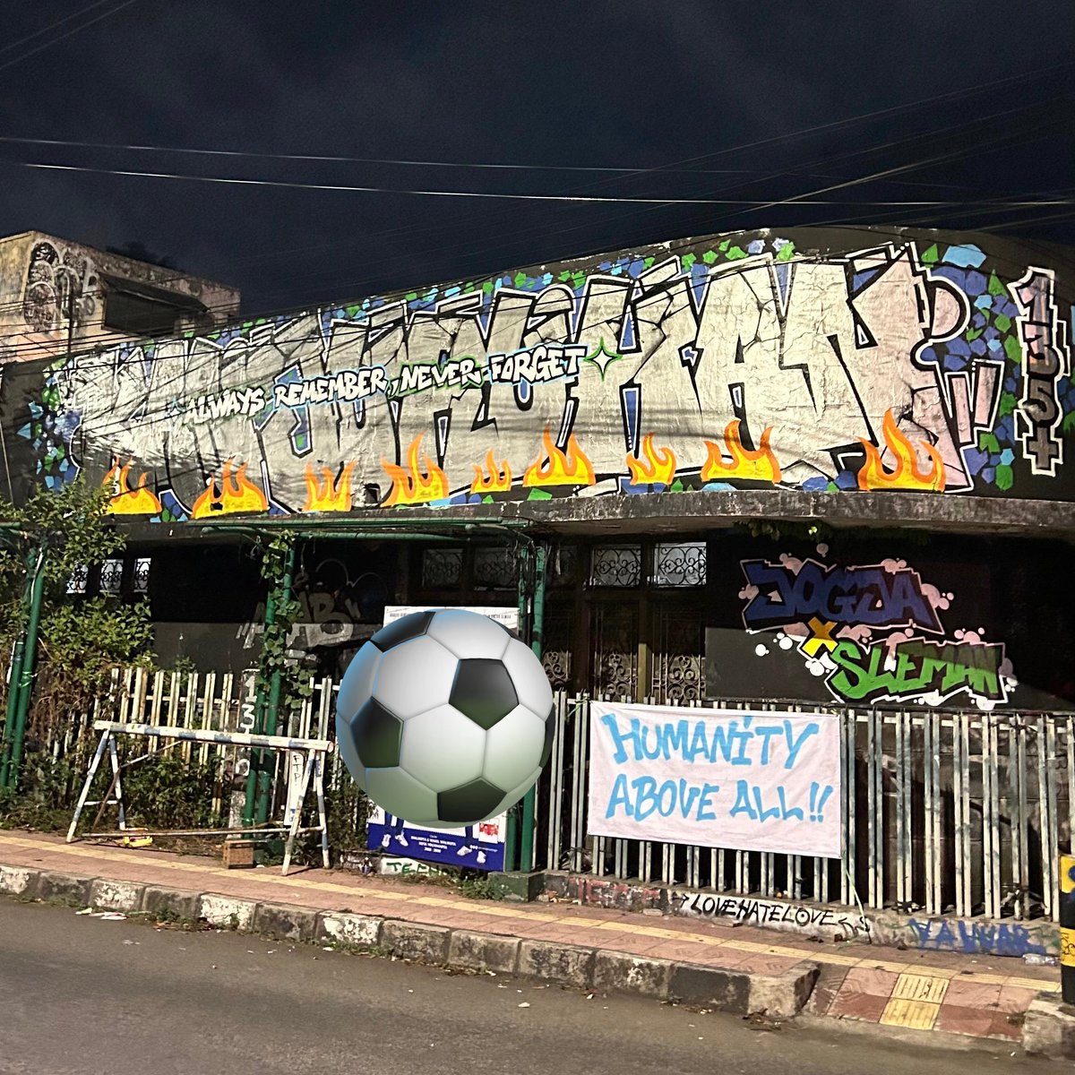 BCSxPSS_1976's tweet photo. Always Remember, Never Forget 135+

Malam ini beberapa dari kami ikut serta berkolaborasi dengan teman-teman dari @Brajamusti_YK 

#2TahunTragediKanjuruhan 
#KanjuruhanBelumUsai https://t.co/IKsFQ3P1x8
