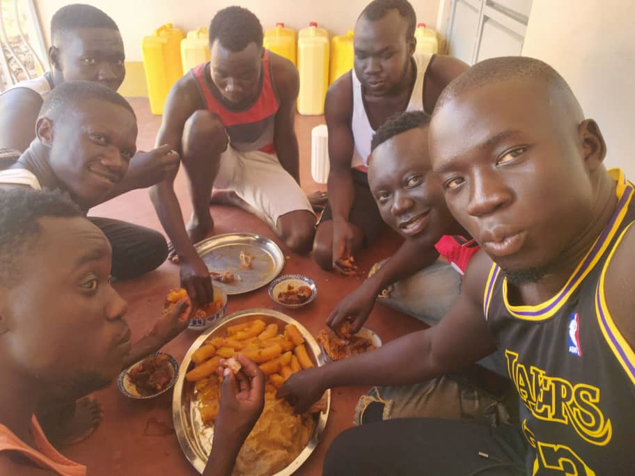 My birth month
The month my mama always warn  me to feed my boys if I can't feed them every month......
Because they feed me too