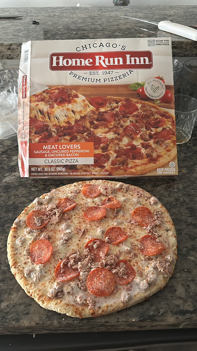 esteven's tweet photo. @HomeRunInn depressing looking pizza , third one I bought expecting it was just bad quality control https://t.co/VZhnb877RJ