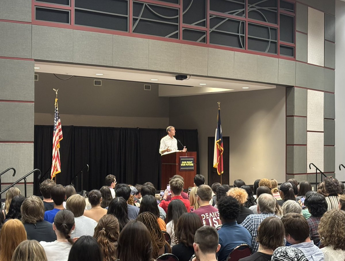 Thank you, #TXST!

We rallied with <a href="/BernieSanders/">Bernie Sanders</a>, <a href="/AOC/">Alexandria Ocasio-Cortez</a>, &amp; <a href="/BetoORourke/">Beto O'Rourke</a> to make sure Bobcats are fired up and ready to vote this November!