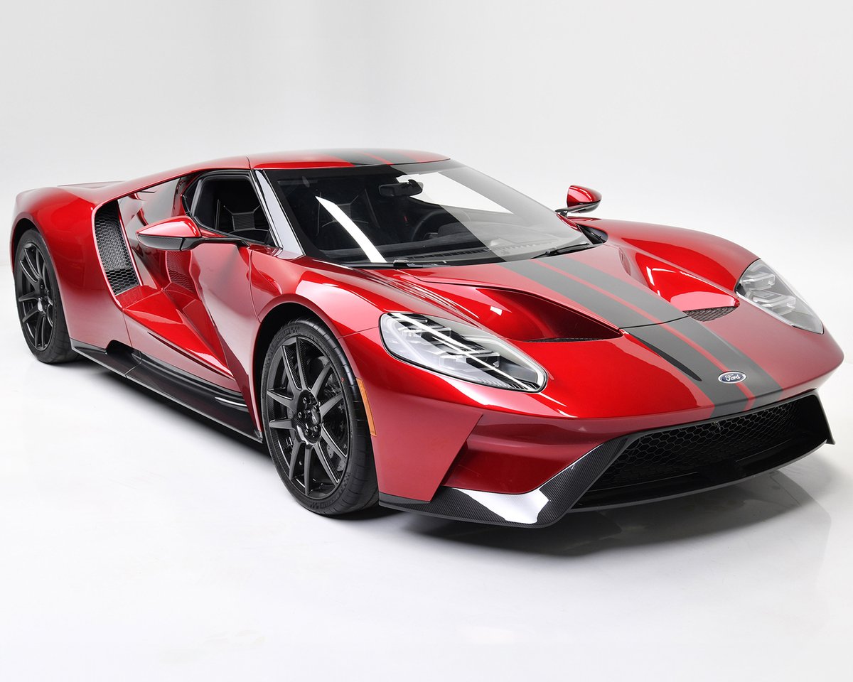 Barrett_Jackson's tweet image. Buckle up, because this 2019 @Ford GT is selling with No Reserve at the #Scottsdale Fall Auction! Powered by a 3.5-liter #EcoBoost V6 and 7-speed dual-clutch automatic transmission, this GT is ready to find a new home. 

Read more: bit.ly/AZ24TW-Race-Br…