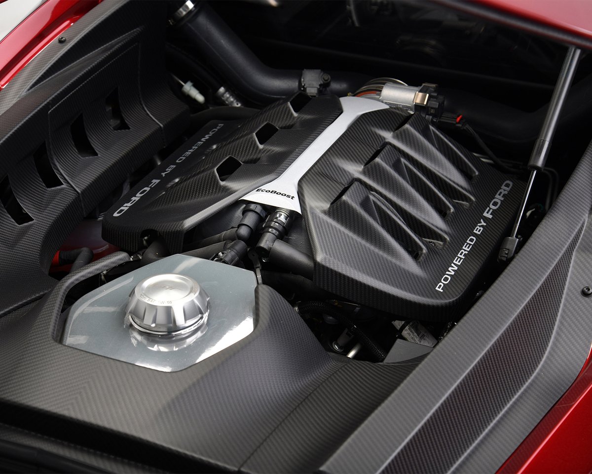 Barrett_Jackson's tweet image. Buckle up, because this 2019 @Ford GT is selling with No Reserve at the #Scottsdale Fall Auction! Powered by a 3.5-liter #EcoBoost V6 and 7-speed dual-clutch automatic transmission, this GT is ready to find a new home. 

Read more: bit.ly/AZ24TW-Race-Br…