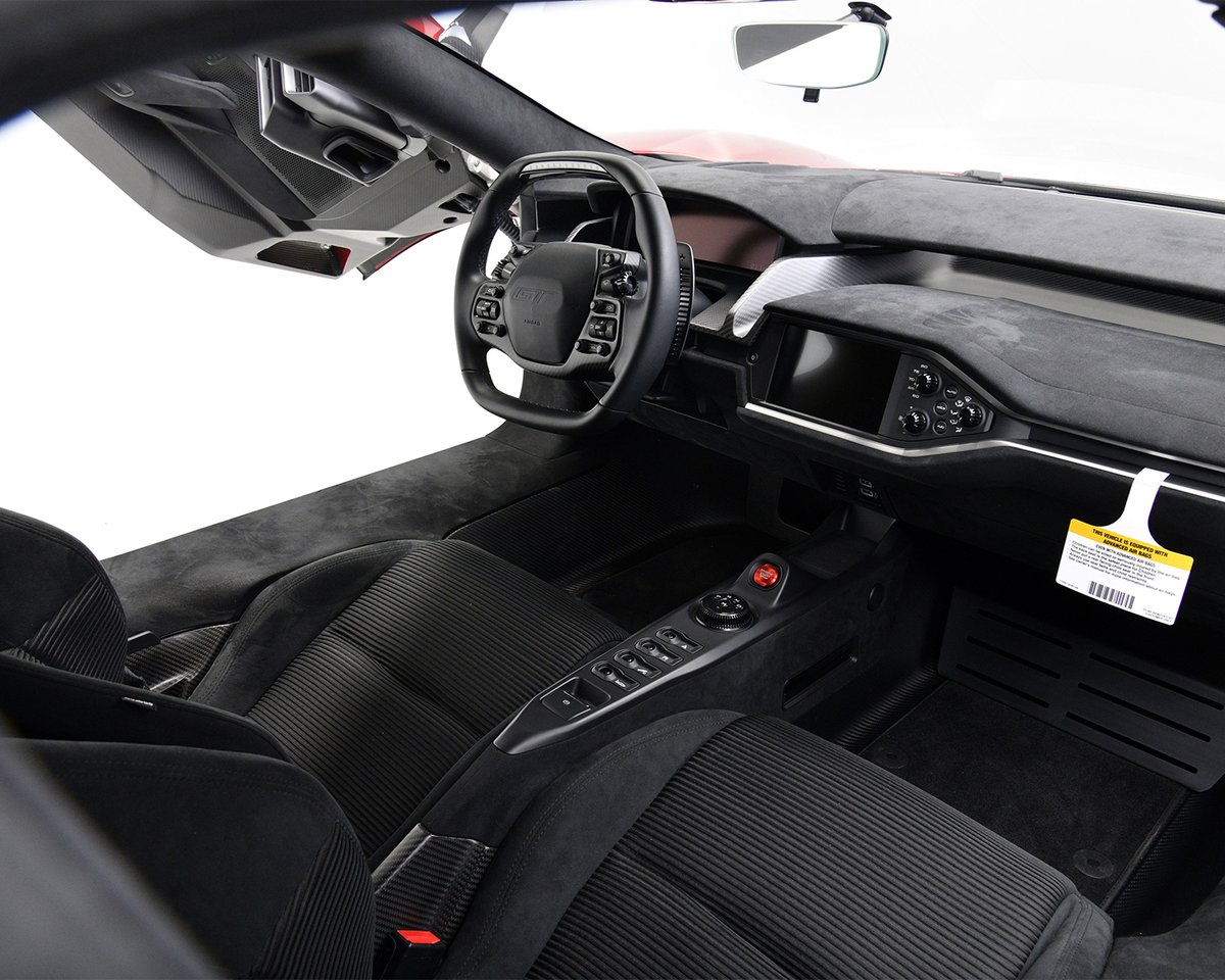 Barrett_Jackson's tweet image. Buckle up, because this 2019 @Ford GT is selling with No Reserve at the #Scottsdale Fall Auction! Powered by a 3.5-liter #EcoBoost V6 and 7-speed dual-clutch automatic transmission, this GT is ready to find a new home. 

Read more: bit.ly/AZ24TW-Race-Br…