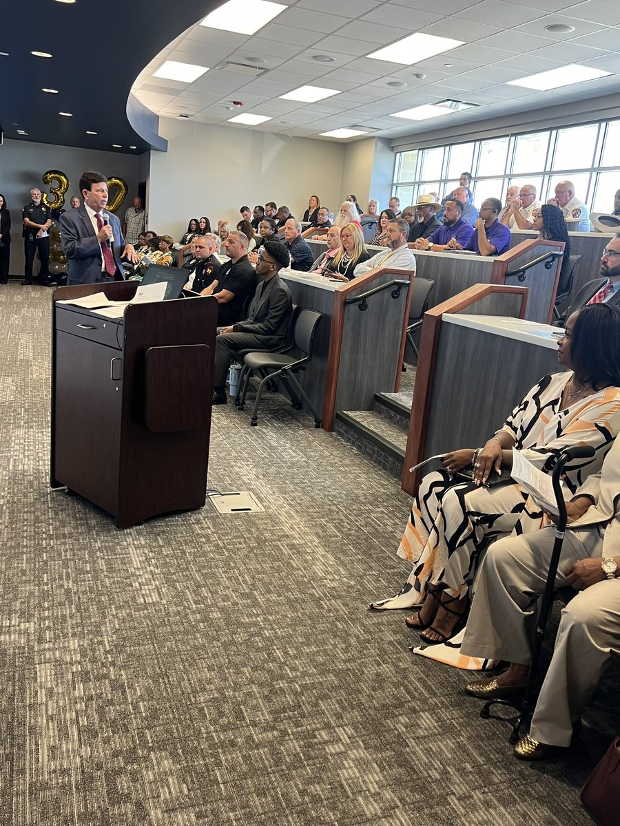 HumbleISD_EOC's tweet photo. We had an amazing time during the 30th Anniversary of our Police Department. Huge thanks to everyone who was able to come out to show their support. #KidsSafe @HumbleISD https://t.co/zAM9h5GNsG