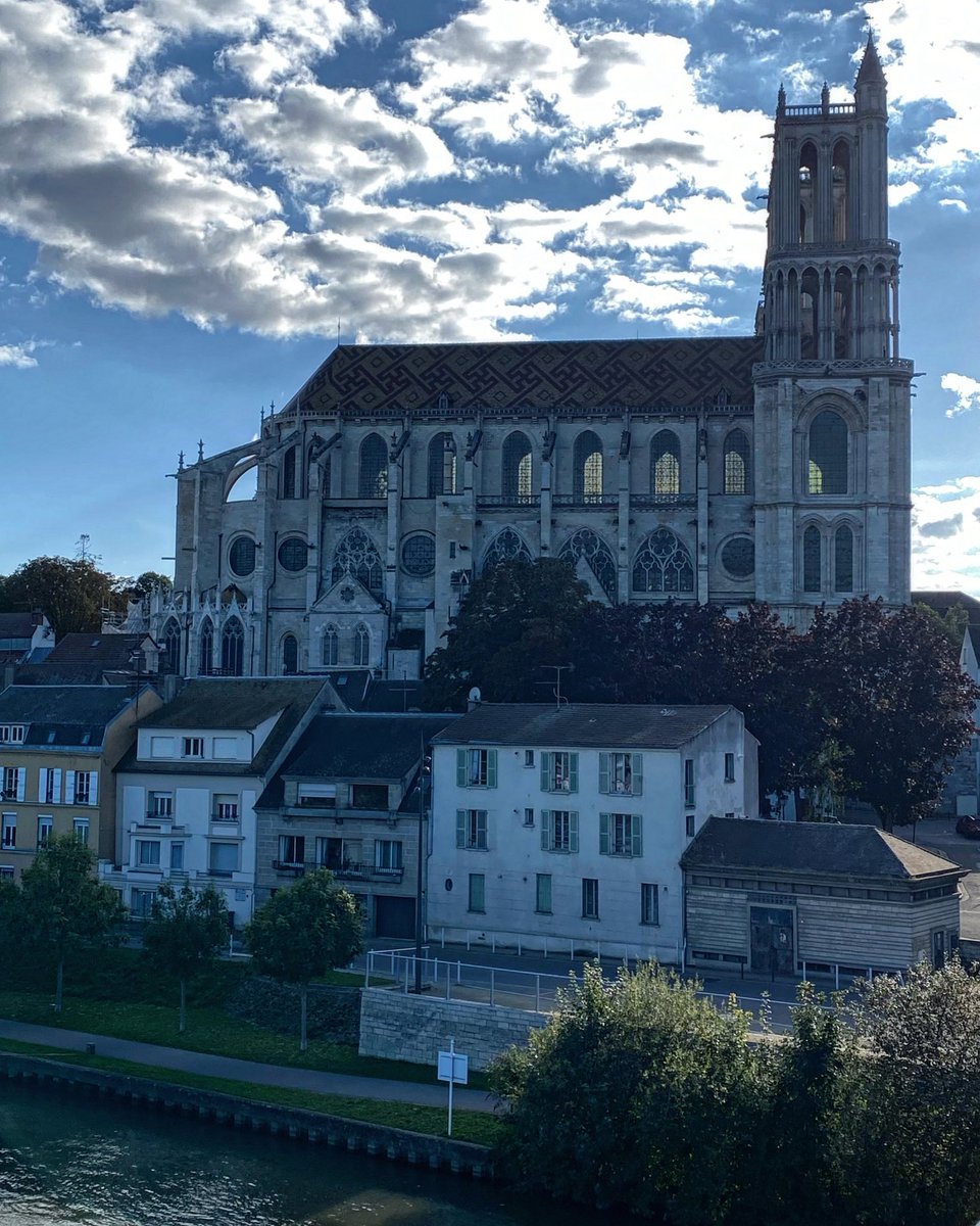 L_E_Ba's tweet photo. Transparence
#art #nef #architecture #church #collegiale #collegialedemanteslajolie #yvelines #yvelinestourisme #iledefrance #etc https://t.co/SjW5sge3MT