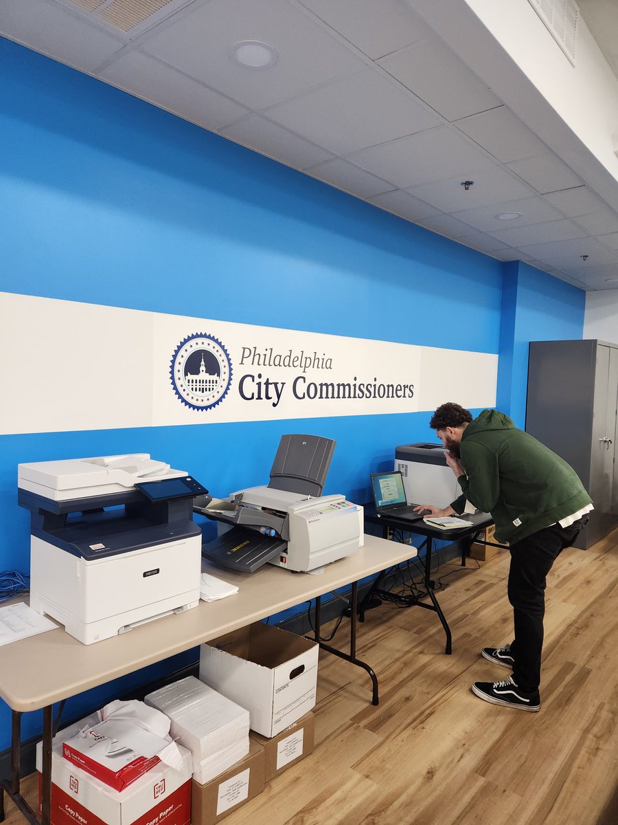 QuetcyLozada's tweet photo. I voted!

Today was the grand opening of a new Satellite Election Office in the 7th Council District. It is a one-stop shop where you can register to vote, apply for a mail ballot, fill it out, and drop it in their drop box. Stop by to be part of the process https://t.co/3rP83vghmL