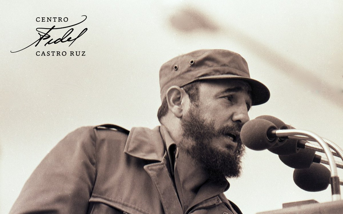 centrofidel's tweet image. #Fidel:&quot;(...) nosotros queremos tener en el futuro:  un pueblo suficientemente culto, un pueblo suficientemente formado, que pueda ser capaz de hacer un juicio correcto de cualquier cosa, sin temor al contacto con aquellas cosas que lo puedan confundir y desviar&quot;.