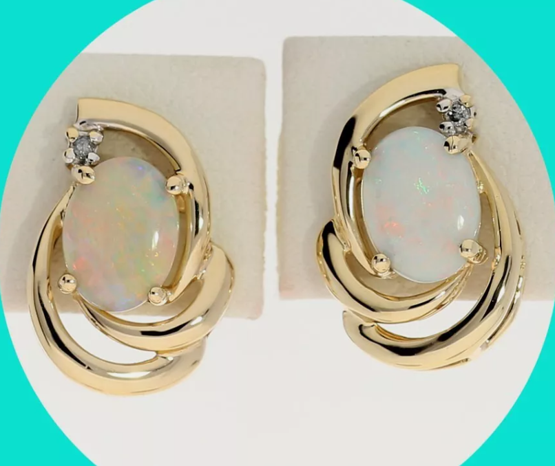 EmpirePawn's tweet image. Happy October! It's time to celebrate the opulent birthstone of the month, the opal. Enjoy it with this lovely pair of oval cabochon opal earrings accented with 2 round brilliant diamonds.  #OpalEarrings #OctoberBirthstone #OpalJewelry #OpalLovers ow.ly/FrQ450TAEjN