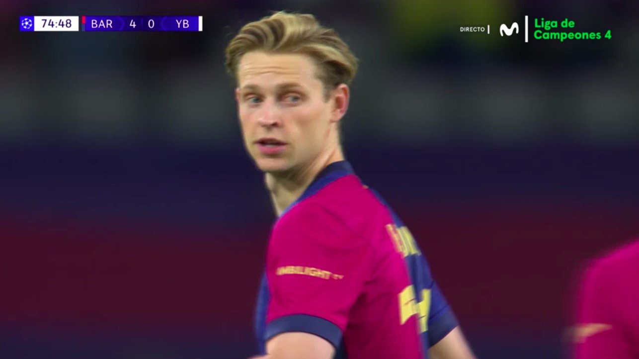 Frenkie de Jong, nada más entrar al Barça-Young Boys.