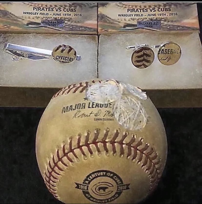 etsyBALLHAWKNET's tweet image. ETSY.COM/SHOP/BALLHAWKN…
2016 Cubs game used baseball jewelry. Cufflinks Earrings Tie clips and Pendants available. All teams available #cubs #chicagocubs #cubsfans #wrigley #wrigleyfield #chicago #handmade #baez #bryant #schwarber #rizzo #cubswin