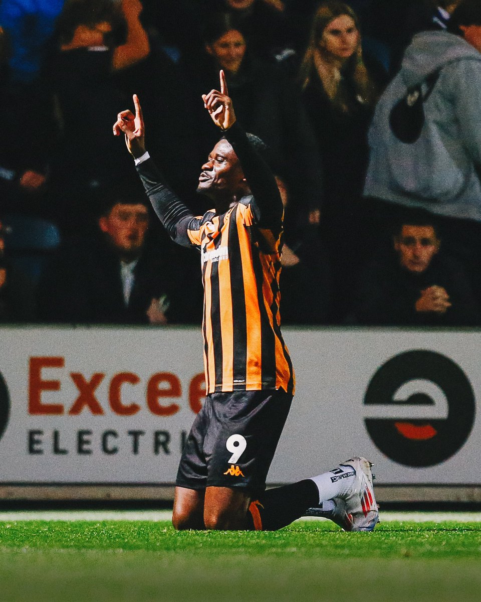 HullCityStats's tweet photo. GET IN!!!⚫️🟠

City win 3 in a row. 
10 goals in 3 games.
WalterBall in full flow.

YOU ULLLLL! #HCAFC https://t.co/fs6l0jRKad