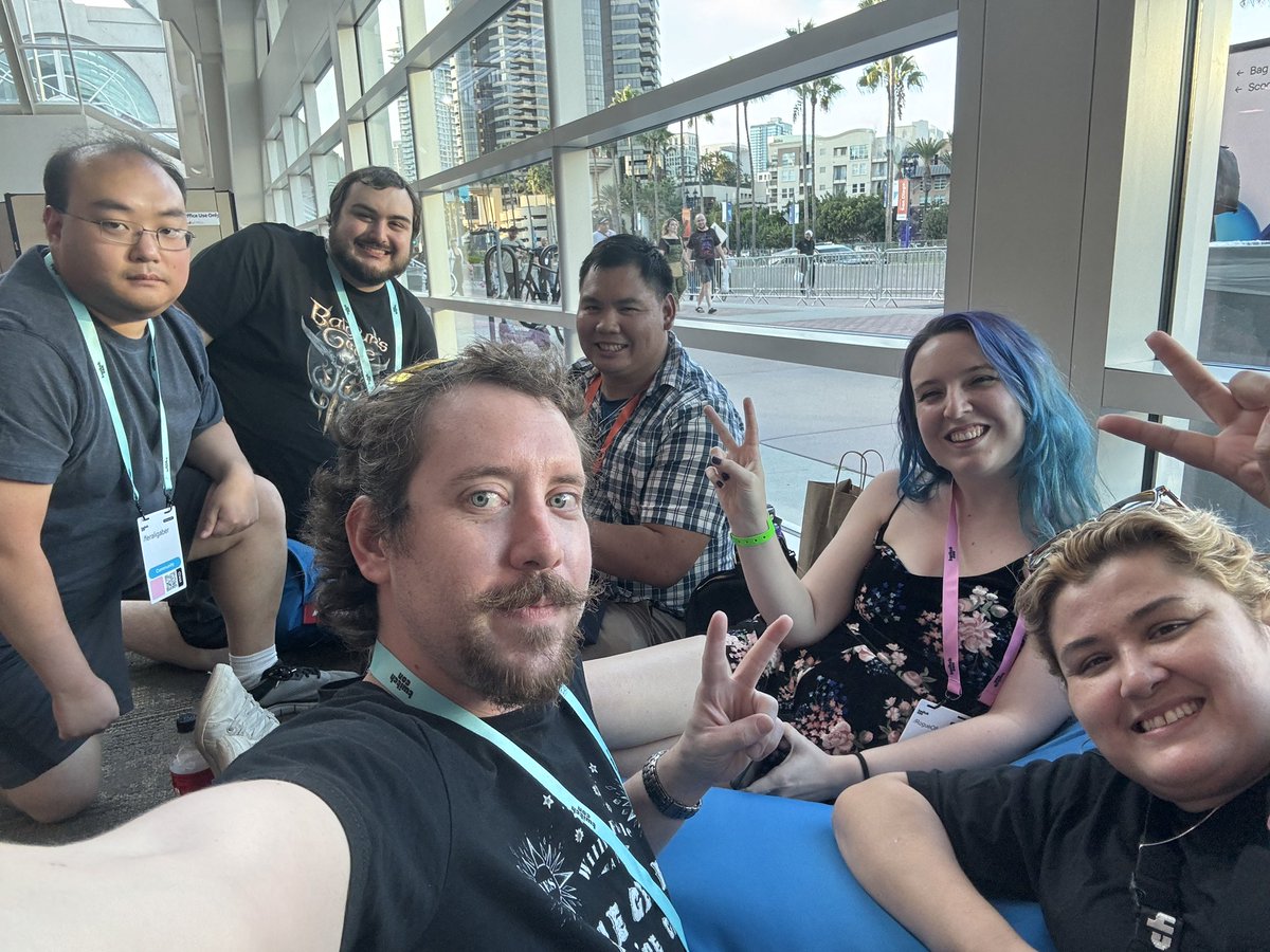 DSMdiesel's tweet photo. @RogueOfLightTV The people were very much the best part. https://t.co/R3uX6Y6MSz