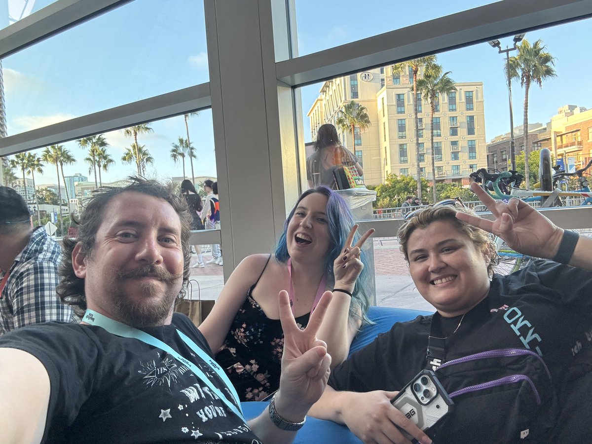 DSMdiesel's tweet photo. @RogueOfLightTV The people were very much the best part. https://t.co/R3uX6Y6MSz