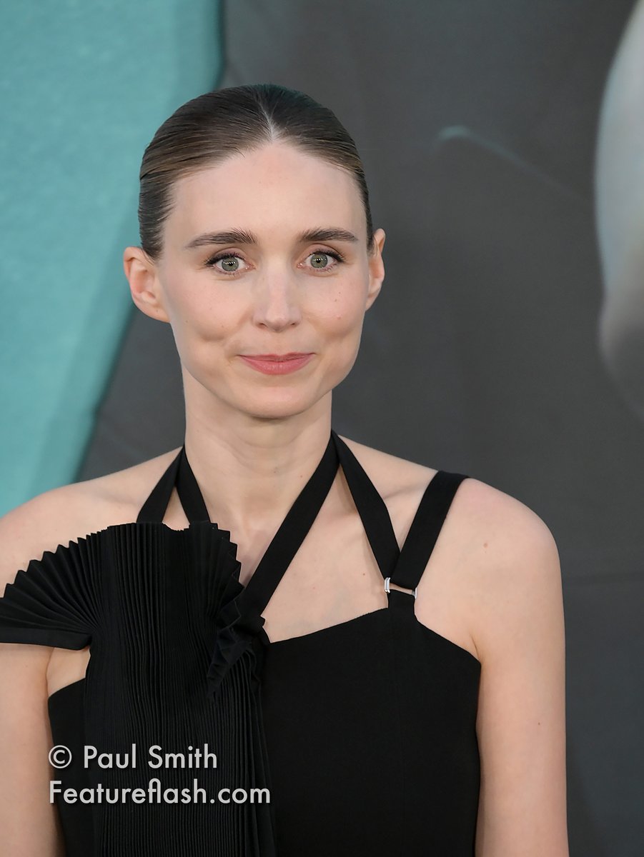 Paul Smith ⭐⚡ (@featureflash) on Twitter photo Rooney Mara, fiancée of #JoaquinPhoenix, at "Joker: Folie à Deux" Hollywood premiere. Photo: Paul Smith / Featureflash.com #JokerFolieADeux #Joker2 #DCComics #DCUniverse #HarleyQuinn #Joker #RooneyMara <a href="/jokermovie/">Joker Movie</a> #featureflash Rooney Mara, fiancée of #JoaquinPhoenix, at "Joker: Folie à Deux" Hollywood premiere. Photo: Paul Smith / Featureflash.com #JokerFolieADeux #Joker2 #DCComics #DCUniverse #HarleyQuinn #Joker #RooneyMara <a href="/jokermovie/">Joker Movie</a> #featureflash