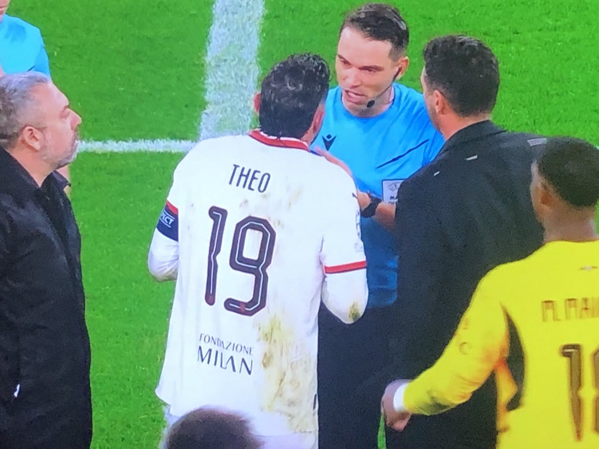 GiorgioNalotto's tweet photo. 🚬 Il #Milan meritava il pareggio e soprattutto non meritava l’arbitraggio vergognoso che ha avuto #BayerLeverkusenMilan #UEFAChampionsLeague #LEVMIL https://t.co/LGNqLmCpUL