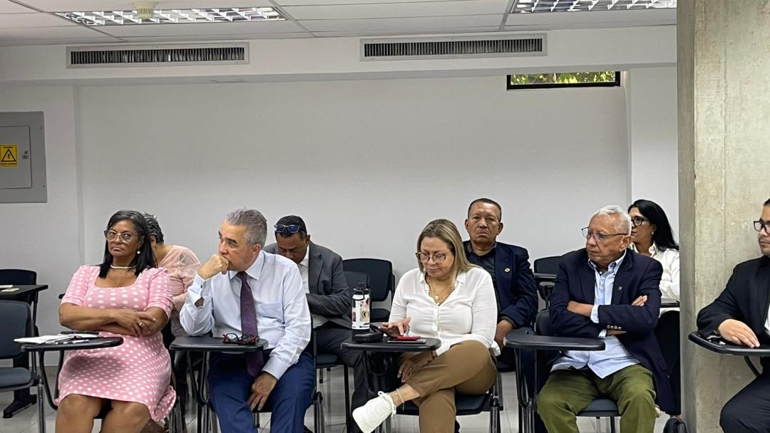 Este #1Oct se realizó reunión ordinaria del CEN #AcciónDemocrática, con presencia de nuestro Secretario General Nacional <a href="/adbernabe/">Bernabé Gutiérrez</a>, miembros de la dirección nacional, secretarios políticos y administrativos, para evaluar la instalación del MAELECAD en las 25 secciónales.