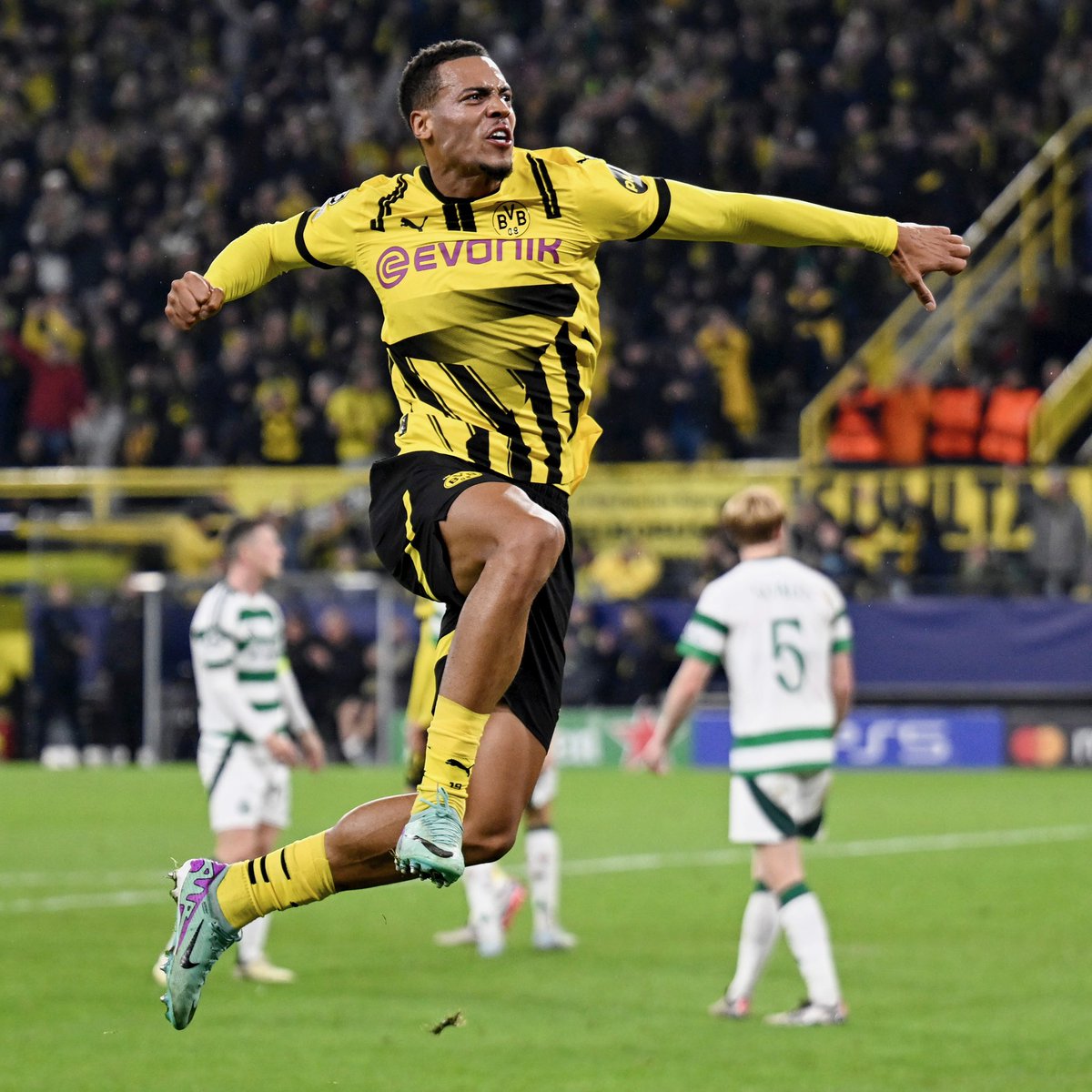BVB's tweet photo. Fühlt sich gut an. 🙂 https://t.co/fWqClA8Ynm