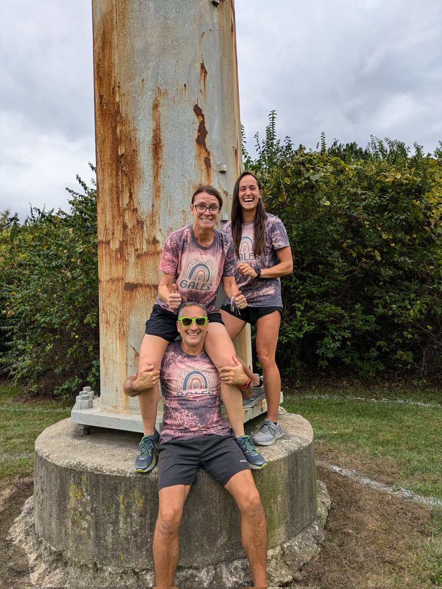 jimrday13's tweet photo. A little dysfunctional, but we are ready dash at the Darby Dash! #hoponTripp #Carpicogotalaugh #alwayssomethingatDarby #wasntatreethistime #coachesbroughttheruckustoday #LadyGalesXC #ForLancaster https://t.co/n7GfOT05h9