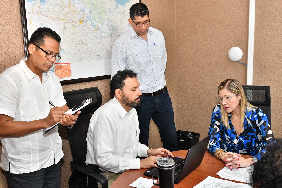 Gobdetabasco's tweet photo. Esta mañana se realizó la Entrega – Recepción de la Coordinación de Asuntos Jurídicos del Gobierno de Tabasco, donde asumió como titular Jesús Manuel Argáez de los Santos.  Los trabajos fueron encabezados con la ex titular de la dependencia, Karla Cantoral Domínguez. https://t.co/3iv4ouFuqa