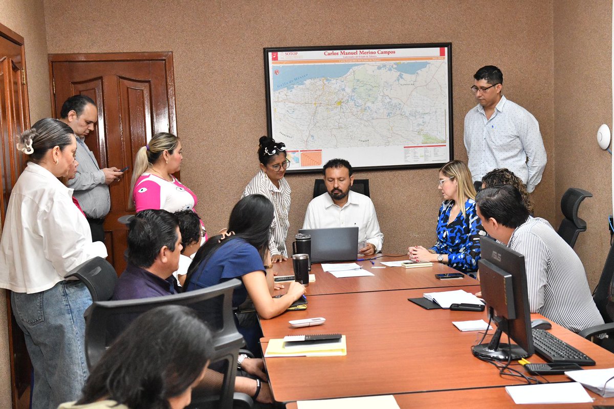 Gobdetabasco's tweet photo. Esta mañana se realizó la Entrega – Recepción de la Coordinación de Asuntos Jurídicos del Gobierno de Tabasco, donde asumió como titular Jesús Manuel Argáez de los Santos.  Los trabajos fueron encabezados con la ex titular de la dependencia, Karla Cantoral Domínguez. https://t.co/3iv4ouFuqa