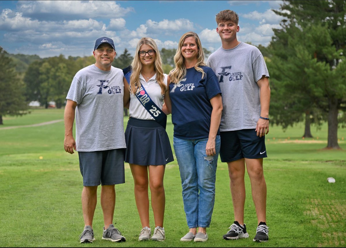 FHSGirlsGolf's tweet photo. Congratulations to our four awesome seniors! #SeniorNight #WeAreFirebirds https://t.co/I3ZOWpgEFl