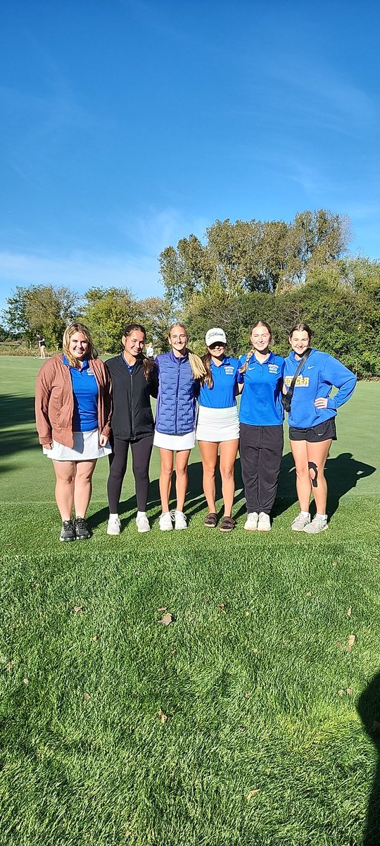Today's 391 is going to be good enough for 2nd place and will advance the Lady Skyhawks to their 11th straight sectional as a team. Lauren and Addison tied for 7th with 92s and Elaina (103) and London (104) finished the scoring.