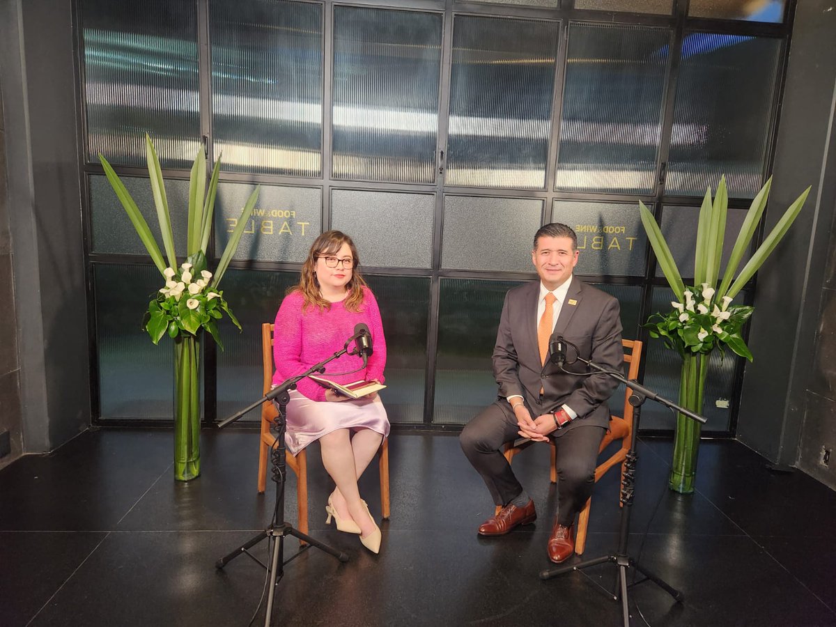 AdrianAlcala75's tweet photo. 📺Sigue la transmisión #EnVivo de #Reto2030 de @Forbes_Mexico, tengo el gusto de dialogar con Beatriz Gaspar sobre los retos que enfrenta el @INAImexico.
🔗https://t.co/tw3APbdxNu https://t.co/GiEwyPAFzN