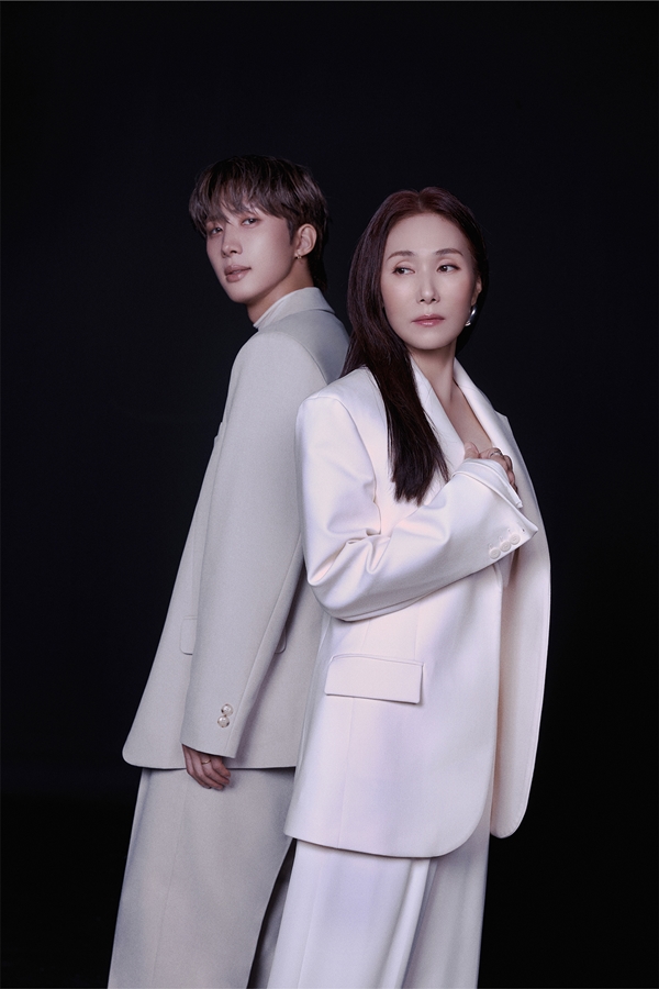 kbsworld_enter's tweet photo. 펜타곤 후이X장혜진, 가을 물들이는 유니크 감성! 세대초월 듀엣 기대감
펜타곤 후이, 아련 감성 가득 담은 '잡초(With 장혜진)' 콘셉트 포토 공개

<사진 : 큐브엔터테인먼트>

#후이 #HUI #펜타곤 #PENTAGON #장혜진 #JangHyeJin https://t.co/GlGRDIpIpU
