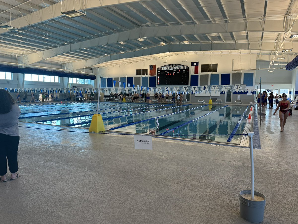 CoachPresident's tweet image. First time for me to have a QB that’s also a swimmer! These two young men support each other on and off the field. I’m very blessed to be around them both everyday. #DBB @ChampMayo_2026 @_kstu