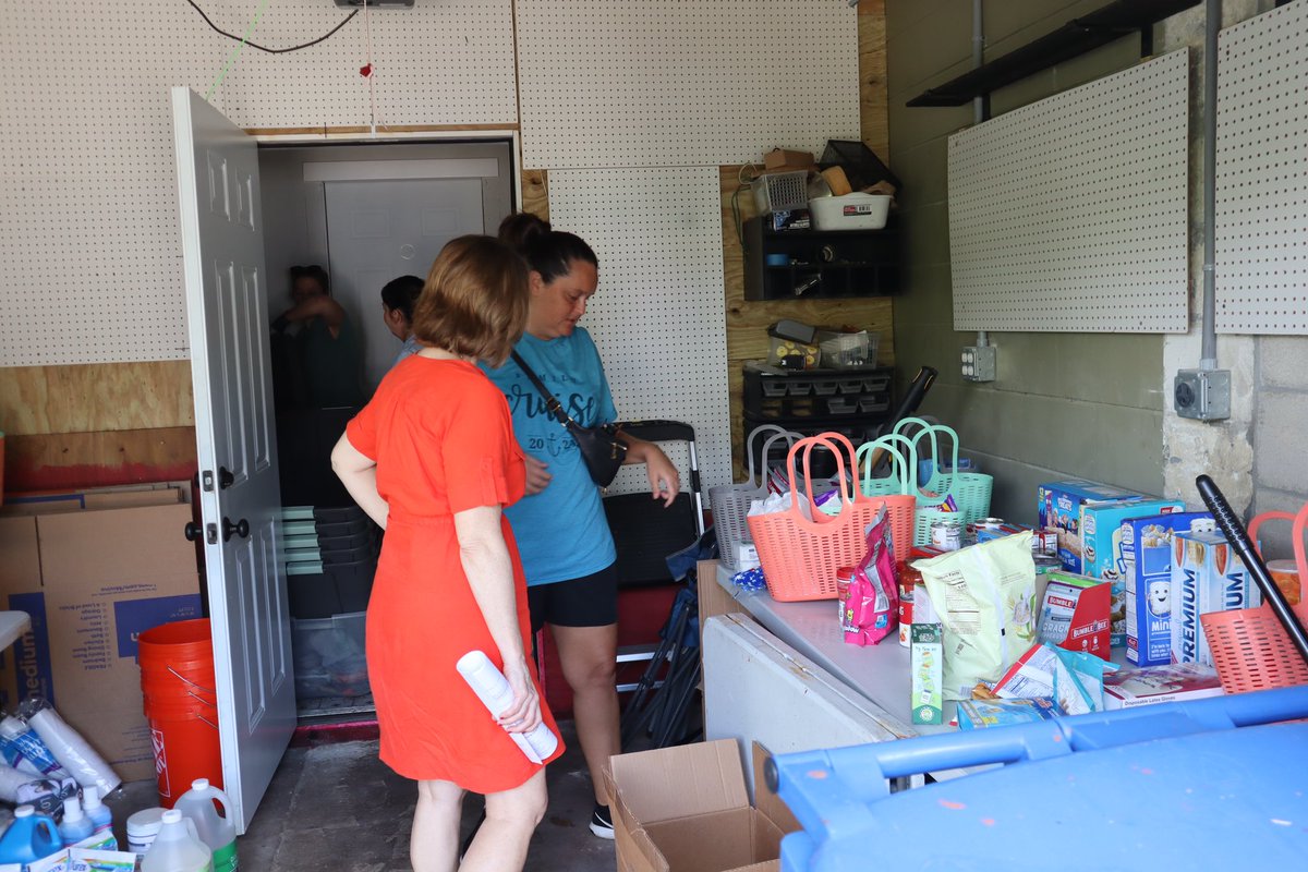 USRepKCastor's tweet photo. My neighbors across the Tampa Bay area are resilient. 

We will get through this together and my team is here for you every step of the way. https://t.co/DMHkd52phH