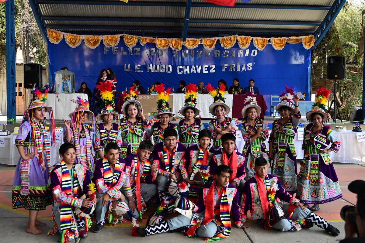 Emb. en Bolivia tweet media