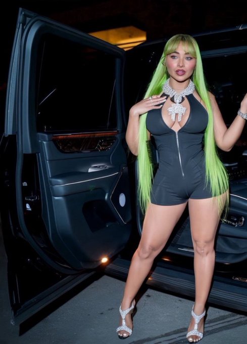 Watch 𝖇𝖆𝖇𝖞𝖙𝖗𝖆𝖉𝖊's leaked NSFW photo on TwXstars