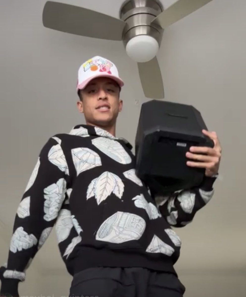 Yo cuando salga nueva música de <a href="/AronLuix/">♱Aron Luix♱</a> ⚡️

QUEREMOS MÁS MÚSICA DE ARON <a href="/JochyRodriguez1/">Jochy Rodriguez</a> <a href="/wkrecords_/">WKRecords</a> <a href="/GonzaloRangel/">Gonzalo</a>