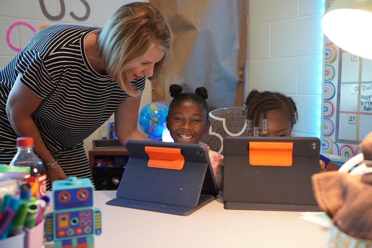 EXPLORING SCHOOLS💙🏫: Today, Auburn City Schools was honored to have esteemed members of the Board of Education touring four schools!

📲 Click the Link Tree in our bio to see more from today on #AuburnCitySchools Facebook or Instagram!