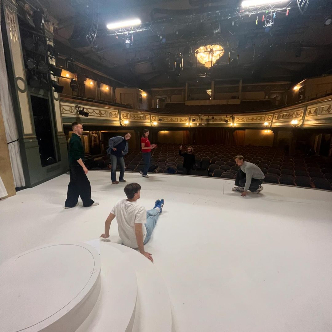 _DieBiene's tweet photo. Xante Xenekunst 6: Directing Grand Prix is played on Friday 4 October 2024 at Centralteatret,Oslo Nye
source: xenekunst (Instagram)
tickets: https://t.co/ah8xwwgMSW https://t.co/L2nMvlstGm